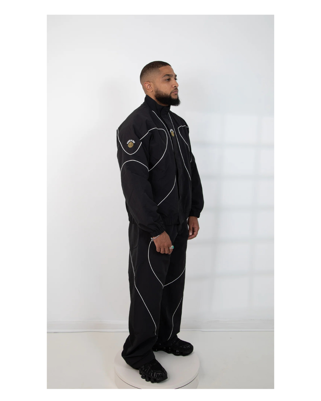 BOW Training Tracksuit Vector
