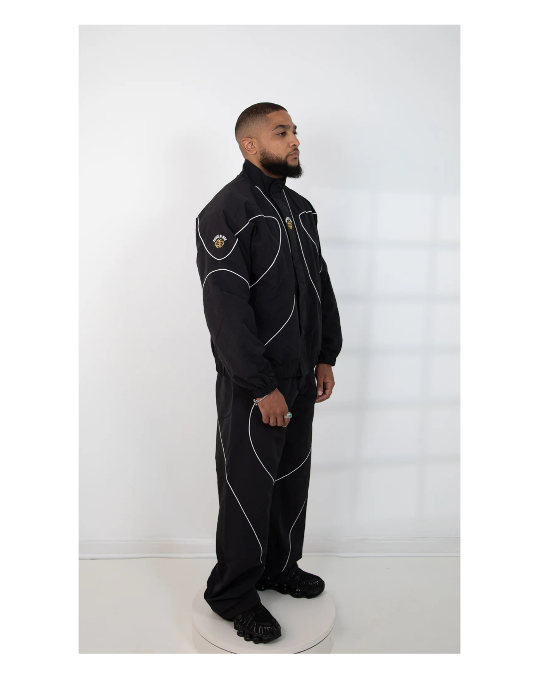 BOW Training Tracksuit Vector