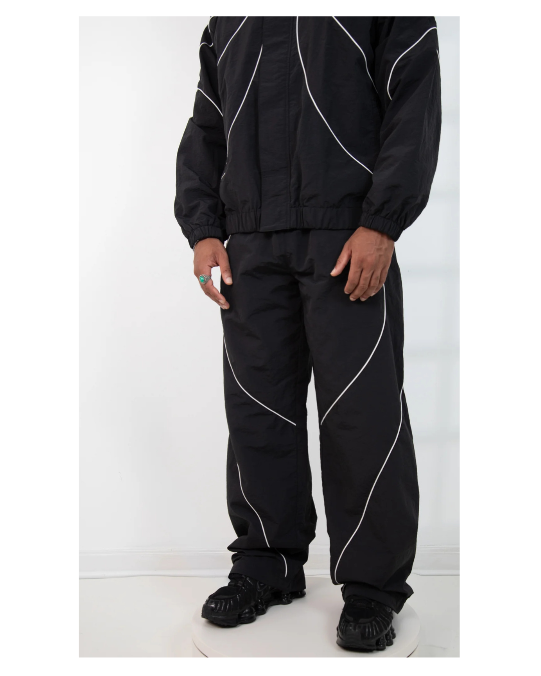 BOW Training Tracksuit Vector